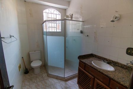 Casa à venda com 200m², 4 quartos e 1 vaga Casa à venda com 200m², 4 quartos e 1 vagaBanheiro Social