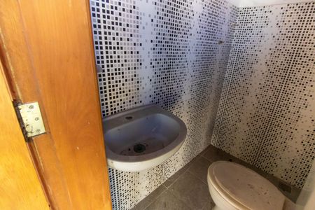 Casa à venda com 200m², 4 quartos e 1 vaga Casa à venda com 200m², 4 quartos e 1 vagaBanheiro de serviço