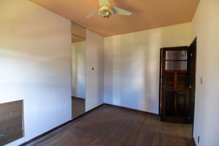 Casa à venda com 200m², 4 quartos e 1 vaga Casa à venda com 200m², 4 quartos e 1 vagaSuíte