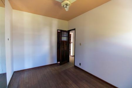 Casa à venda com 200m², 4 quartos e 1 vaga Casa à venda com 200m², 4 quartos e 1 vagaSuíte