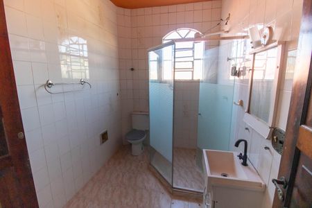 Casa à venda com 200m², 4 quartos e 1 vaga Casa à venda com 200m², 4 quartos e 1 vagaBanheiro da Suíte