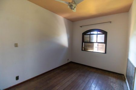 Casa à venda com 200m², 4 quartos e 1 vaga Casa à venda com 200m², 4 quartos e 1 vagaSuíte