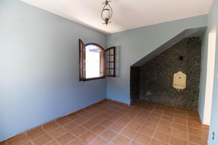 Sala de casa à venda com 4 quartos, 200m² em Piratininga, Niterói