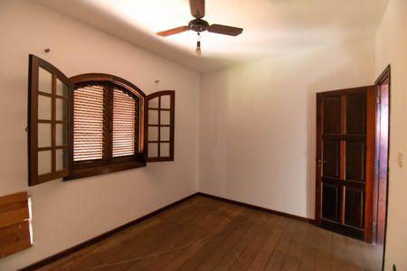 Casa à venda com 200m², 4 quartos e 1 vaga Casa à venda com 200m², 4 quartos e 1 vagaQuarto 2