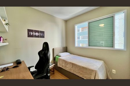 Apartamento à venda com 130m², 4 quartos e 3 vagas Apartamento à venda com 130m², 4 quartos e 3 vagasQuarto