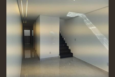 Casa à venda com 140m², 3 quartos e 4 vagas