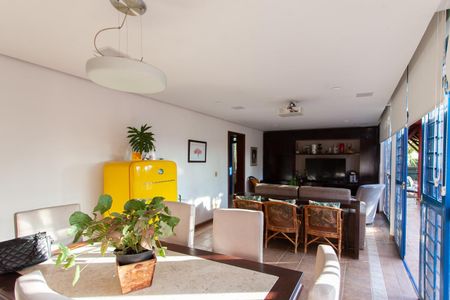 Casa à venda com 992m², 4 quartos e 6 vagasSala 1