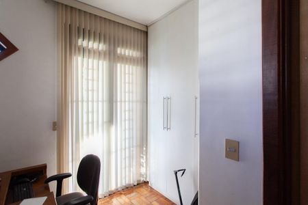 Casa à venda com 992m², 4 quartos e 6 vagasEscritório