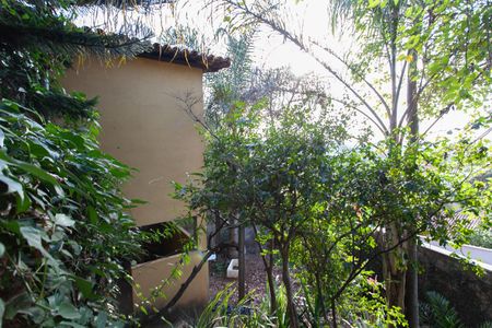 Casa à venda com 992m², 4 quartos e 6 vagasQuintal