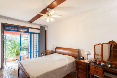 Casa à venda com 992m², 4 quartos e 6 vagasSuíte