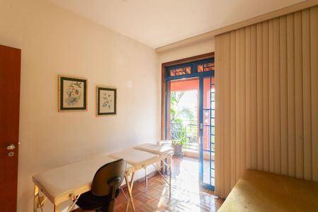 Casa à venda com 992m², 4 quartos e 6 vagasQuarto 2