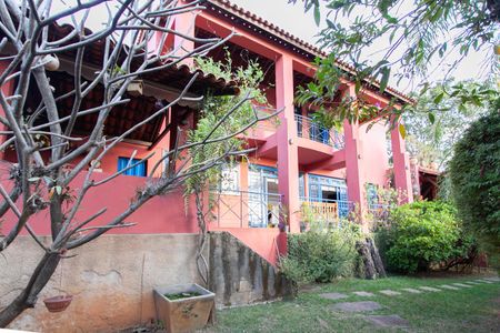 Casa à venda com 992m², 4 quartos e 6 vagasFachada dos fundos