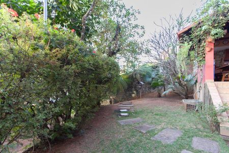 Casa à venda com 992m², 4 quartos e 6 vagasQuintal