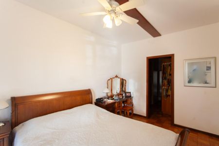 Casa à venda com 992m², 4 quartos e 6 vagasSuíte