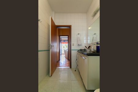 Casa à venda com 992m², 4 quartos e 6 vagasBanheiro Social 1