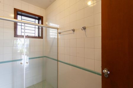 Casa à venda com 992m², 4 quartos e 6 vagasBanheiro Social 1