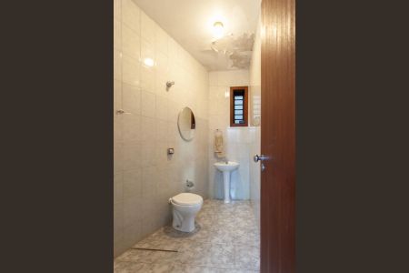 Casa à venda com 992m², 4 quartos e 6 vagasBanheiro de Serviço