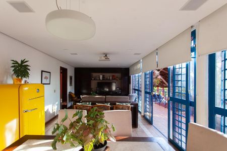 Casa à venda com 992m², 4 quartos e 6 vagasSala 1