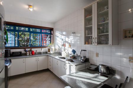 Casa à venda com 992m², 4 quartos e 6 vagasCozinha