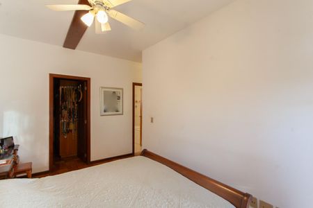 Casa à venda com 992m², 4 quartos e 6 vagasSuíte