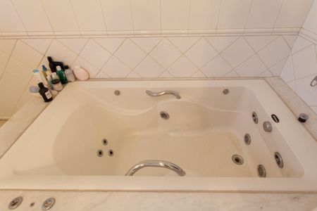 Casa à venda com 992m², 4 quartos e 6 vagasBanheiro da Suíte