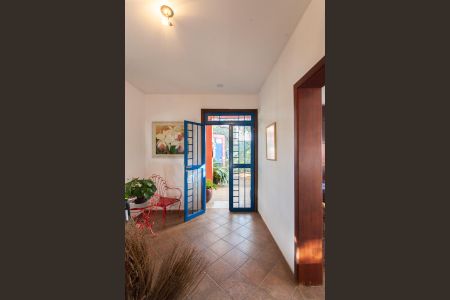 Casa à venda com 992m², 4 quartos e 6 vagasEntrada