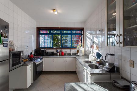 Casa à venda com 992m², 4 quartos e 6 vagasCozinha