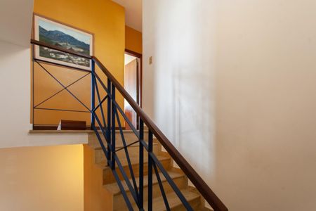 Casa à venda com 992m², 4 quartos e 6 vagasEscada