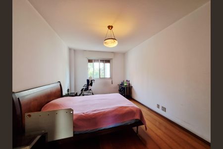 Apartamento à venda com 157m², 3 quartos e 4 vagasSuíte 2