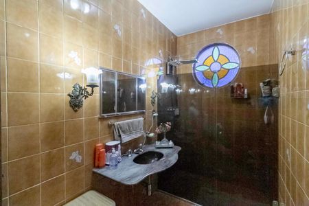 Casa à venda com 170m², 3 quartos e 6 vagasBanheiro social