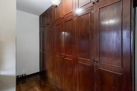 Casa à venda com 170m², 3 quartos e 6 vagasSuíte