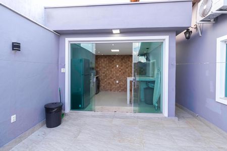 Casa à venda com 170m², 3 quartos e 6 vagasQuintal