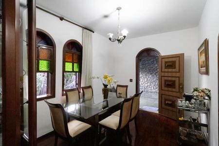 Casa à venda com 170m², 3 quartos e 6 vagasCopa