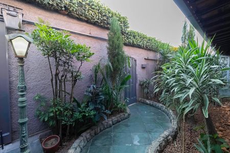 Casa à venda com 170m², 3 quartos e 6 vagasEntrada