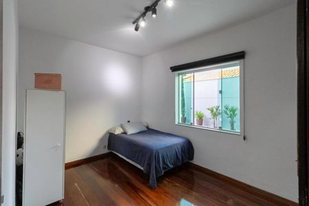 Casa à venda com 170m², 3 quartos e 6 vagasQuarto 2