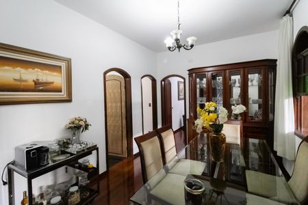 Casa à venda com 170m², 3 quartos e 6 vagasCopa