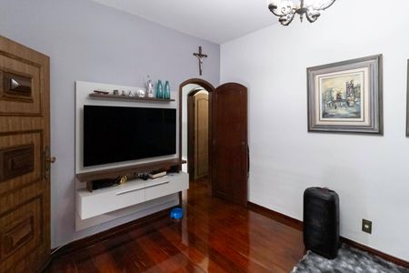 Casa à venda com 170m², 3 quartos e 6 vagasSala