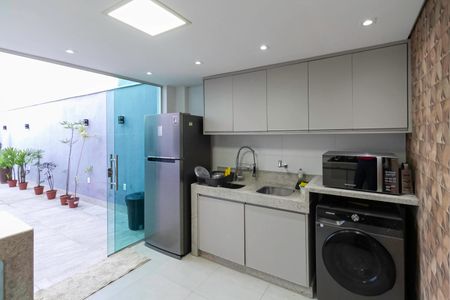 Casa à venda com 170m², 3 quartos e 6 vagasÁrea de serviço