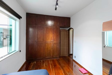 Casa à venda com 170m², 3 quartos e 6 vagasQuarto 2
