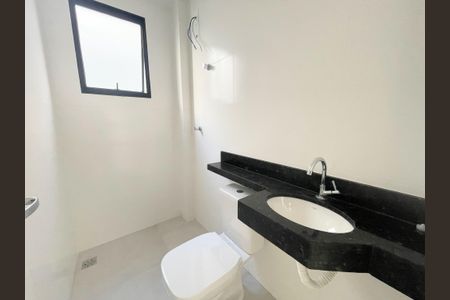 Banheiro social de apartamento à venda com 2 quartos, 110m² em Jardim Atlântico, Belo Horizonte