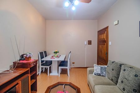 Apartamento à venda com 62m², 2 quartos e 1 vagaSala