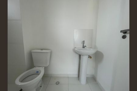 Apartamento à venda com 39m², 2 quartos e sem vaga Apartamento à venda com 39m², 2 quartos e sem vagaBanheiro Social