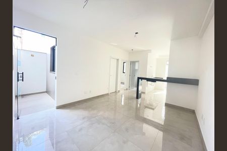 Apartamento à venda com 66m², 2 quartos e 1 vagaSala