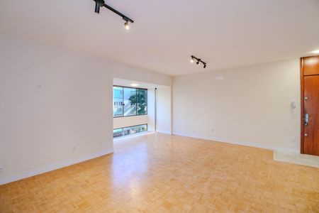 Apartamento à venda com 130m², 3 quartos e 2 vagas Apartamento à venda com 130m², 3 quartos e 2 vagasSala