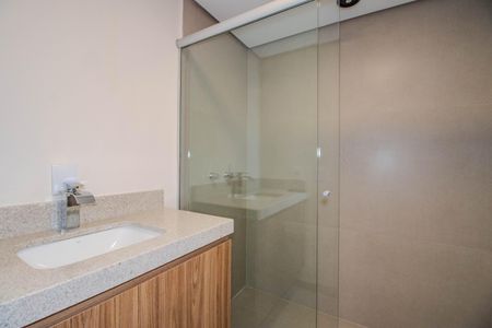 Apartamento à venda com 130m², 3 quartos e 2 vagas Apartamento à venda com 130m², 3 quartos e 2 vagasBanheiro da Suíte