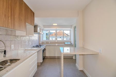 Apartamento à venda com 130m², 3 quartos e 2 vagas Apartamento à venda com 130m², 3 quartos e 2 vagasCozinha e Área de Serviço