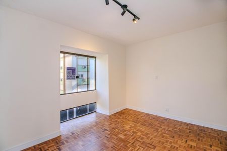 Apartamento à venda com 130m², 3 quartos e 2 vagas Apartamento à venda com 130m², 3 quartos e 2 vagasQuarto 2