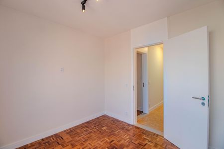 Apartamento à venda com 130m², 3 quartos e 2 vagas Apartamento à venda com 130m², 3 quartos e 2 vagasQuarto 1