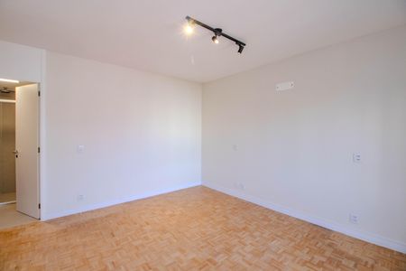 Apartamento à venda com 130m², 3 quartos e 2 vagas Apartamento à venda com 130m², 3 quartos e 2 vagasSuíte