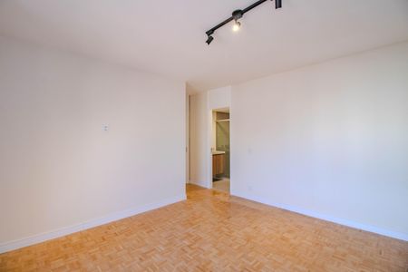 Apartamento à venda com 130m², 3 quartos e 2 vagas Apartamento à venda com 130m², 3 quartos e 2 vagasSuíte